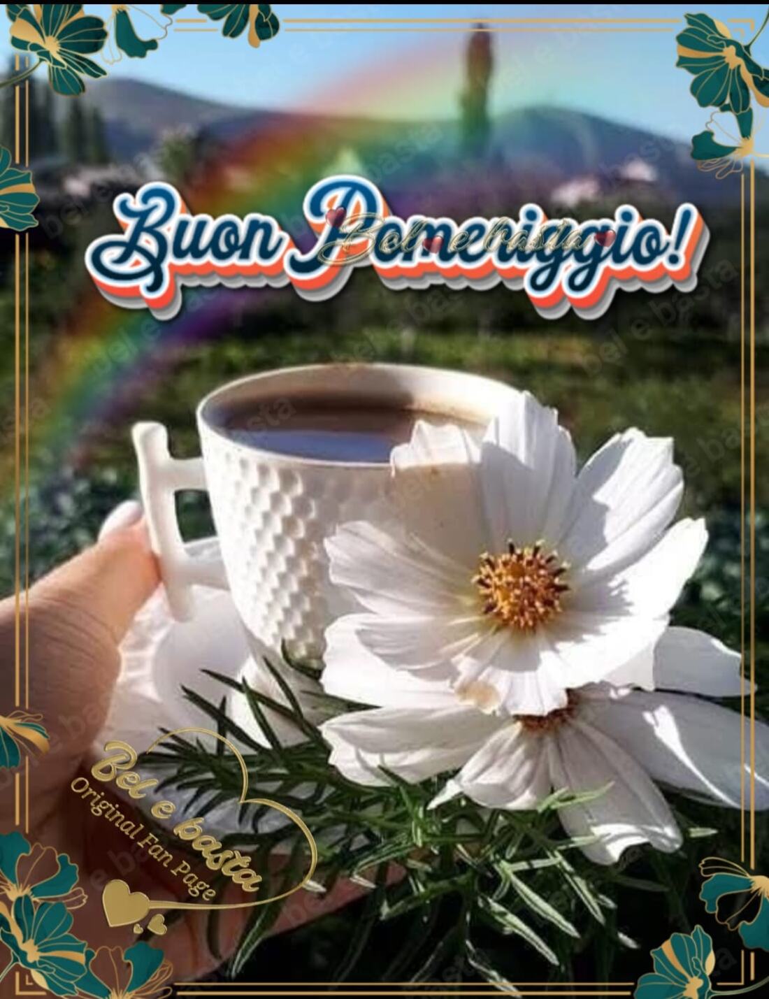 Buon pomeriggio con caffè e un fiore